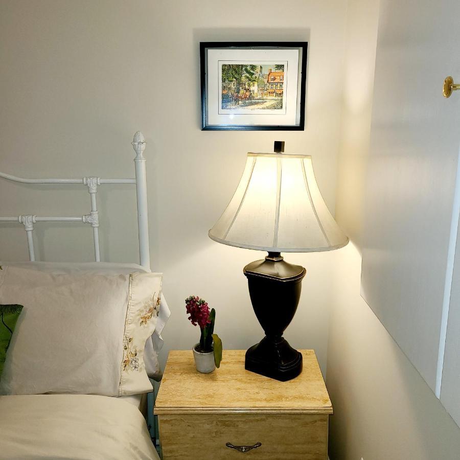 Spacious And Bright Unit With Natural Light. Пикеринг Экстерьер фото